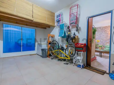 VENTA CASA 6 AMBIENTES 4 DORMITORIOS + COCHERA + QUINCHO + TERRAZA | LA PATERNAL