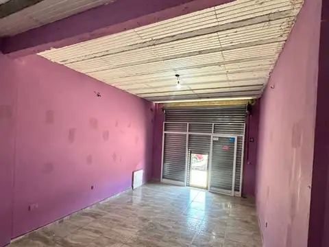Local en Alquiler en Gregorio De Laferrere, $ 410.000
