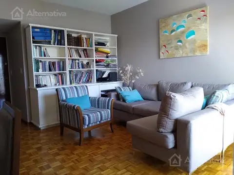 Ibera al 1500 entre Av Libertador y Montañeses