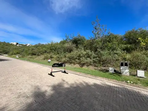 ¡Venta! Hermoso Lote en La Deseada ¡Con Escritura!