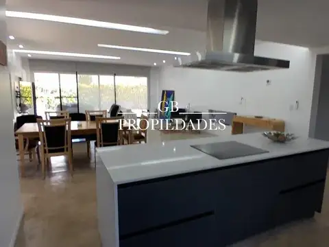 Casa en Alquiler en Ayres Plaza, USD 2.200