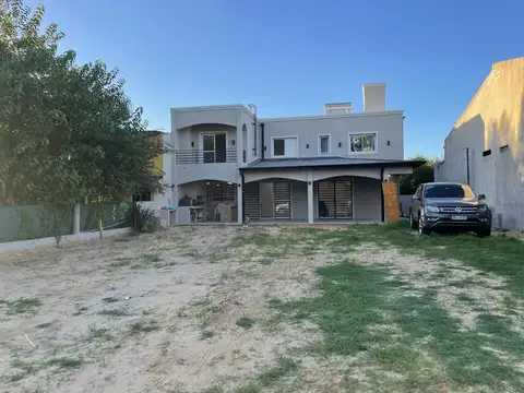 Casa en Barrio Los Fresnos Zona Termas San Jose