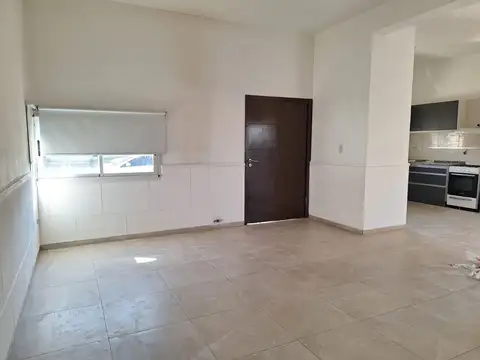 Casa 2 ambientes con 2 baños