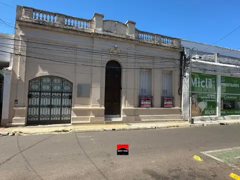 Casa 5 ambientes con 4 baños