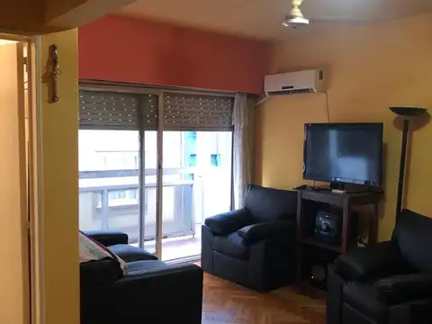 DEPARTAMENTO DE DOS AMBIENTES CON BALCÓN A LA CALLE 