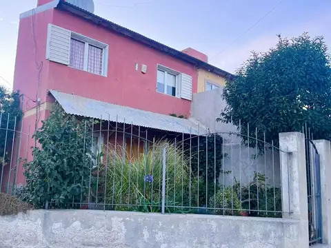 CASA 3 DORMITORIOS CON QUINCHO