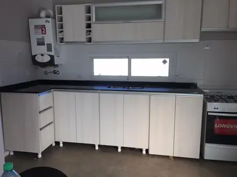 Casa 3 ambientes con 1 baño