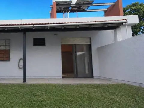 DEPTO 3 AMB. PB. JARDIN Y PARRILLA