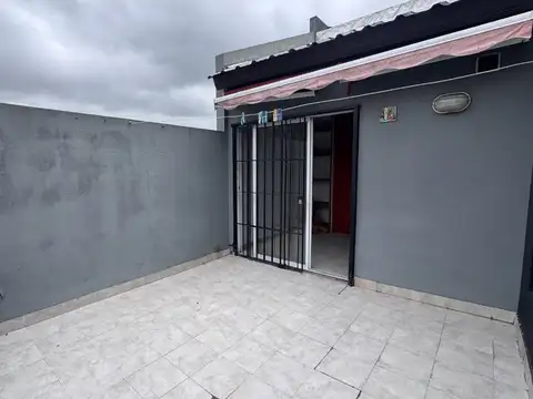 Depto Tipo Casa en Venta de 2 ambientes