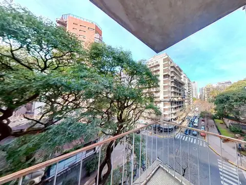 Cabello  al 3500 5 entre Las Heras y Cabello