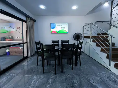 CASA DE 6 AMBIENTES GARAGE QUINCHO JARDIN QUILMES