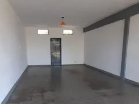 Local en Alquiler en Granadero Baigorria, $ 460.000