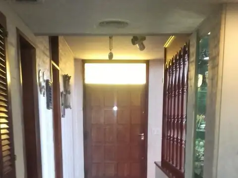 Casa en Venta con 6 cocheras