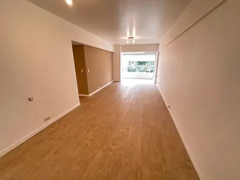 AMPLIO DEPARTAMENTO 4 AMBIENTES CON PATIO TERRAZA Y PARRILLA PROPIA