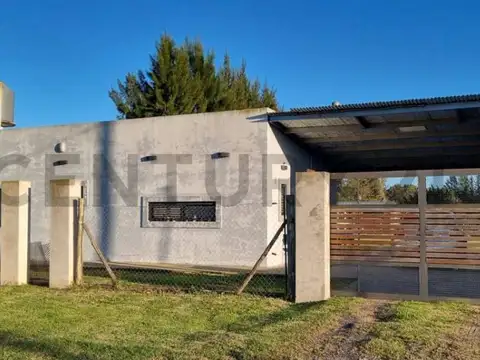 Moderna casa de 1 dormitorio con gran parque y parrilla sobre lote de 1.000 m² – Barrio El Rodeo, Et