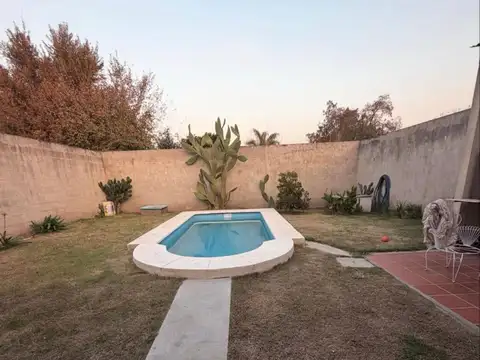 Casa + monoambiente en venta