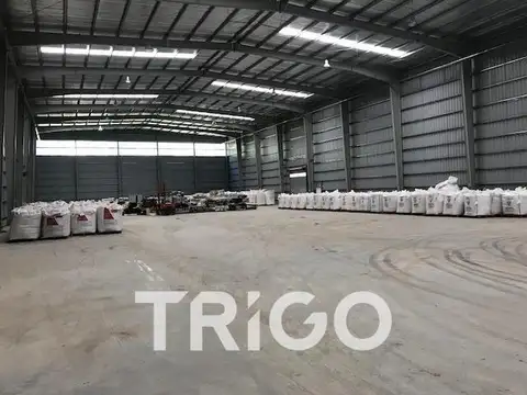 Depósito industrial en alquiler 2800m2 ROCIADORES playa dock de carga en Polo industrial Ezeiza