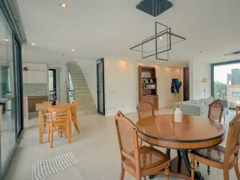 Venta Casa 4 Ambientes Barrancas de San Benito