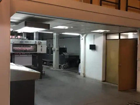 1800 m2 - SALTA 232/6/8