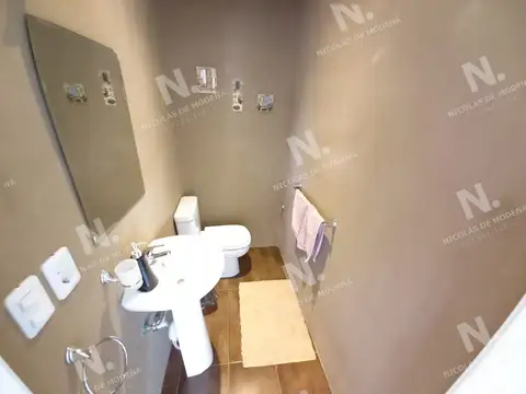 Casa 4 ambientes con 3 baños
