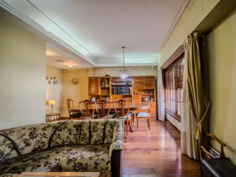 Chalet a reciclar | 5 Ambientes | 2 Plantas | Patio y Balcón | Ramos Mejía