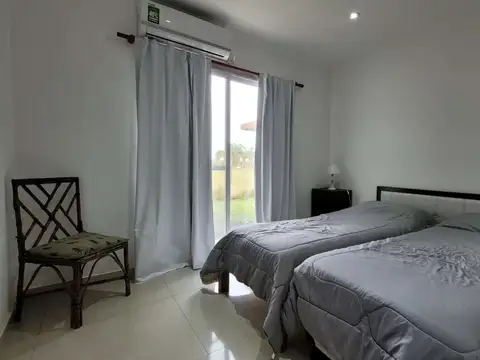 Casa con Pileta y amoblada