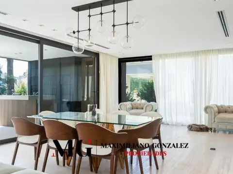 Casa en Alquiler con 1 cochera
