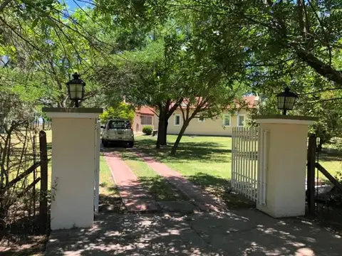 Casa 5 ambientes con 3 baños