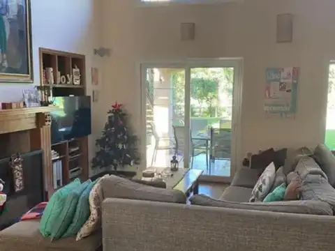 Casa en Alquiler de 3 dormitorios