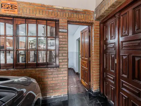 Casa 6 ambientes con 4 baños