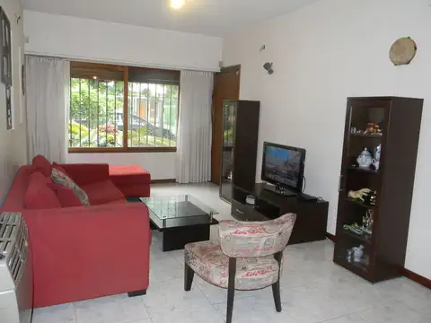 Casa en Venta en Don Torcuato, USD 240.000