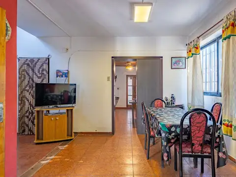 Casa 5 ambientes con 2 baños