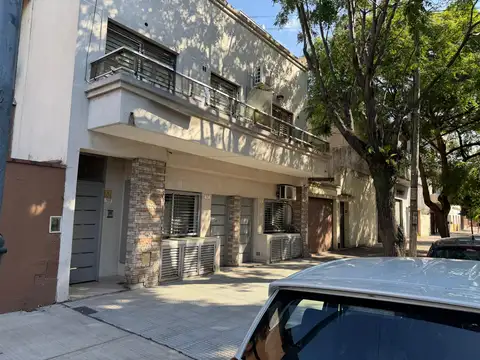 2 AMBIENTES CON PATIO - PLANTA BAJA IMPECABLE Departamento tipo casa en venta en Liniers