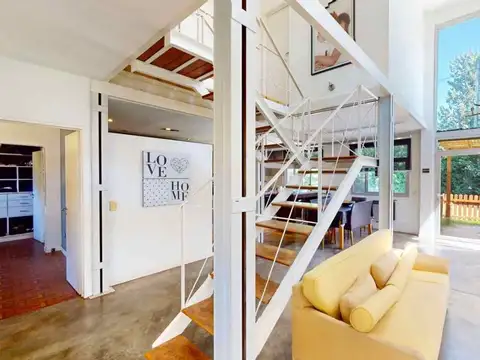 Casa 5 ambientes con 4 baños