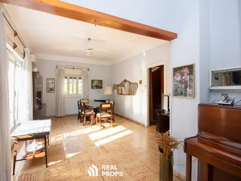 Casa de 5 ambientes en venta jardín patio garaje en Villa Adelina Vicente López zona norte