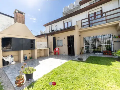Depto Tipo Casa en Venta con 1 cocheras