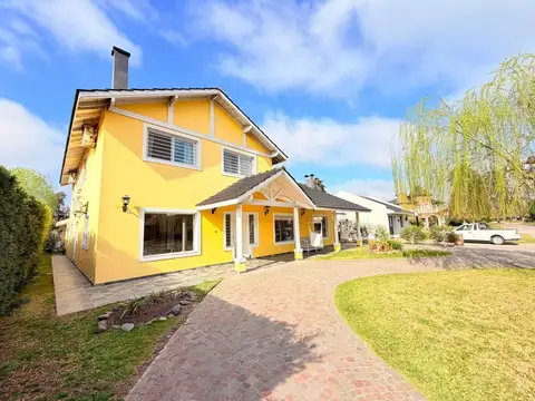 Casa en Venta con 7 cocheras