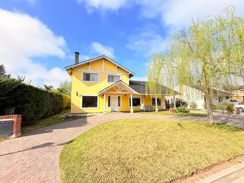 Casa en Venta con 7 cocheras