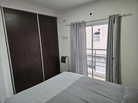 HERMOSO DPTO. 2 AMBIENTES CON TERRAZA PROPIA - COCHERA
