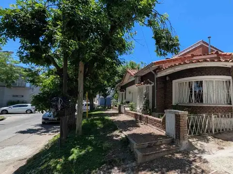 Depto Tipo Casa 5 ambientes con 2 baños