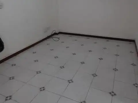 Maipu al 800 Bernal, depto 3 ambientes en venta