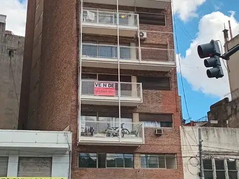 FACULTAD DE MEDICINA - PINTADO - TODO SOL - 2 DORM - BAÑO - TOILETTE - LIVING COMEDOR - COCINA - LAVADERO - FRENTE - BALCON - IDEAL ESTUDIANTES -