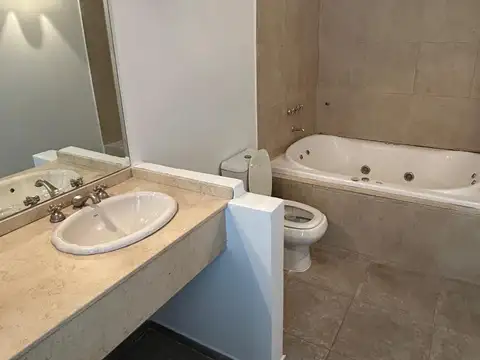 PH 1º piso al frente con entrada independiente 270m2