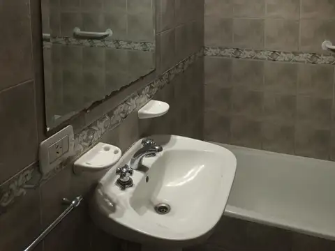 3 AMBIENTES AL FRENTE- SIN EXPENSAS-