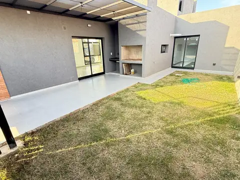 Depto Tipo Casa en Venta en Colinas De Manantiales, USD 156.000