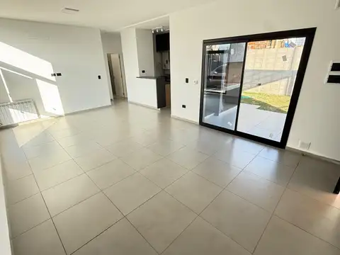 Dúplex a la venta a estrenar en Colinas de Manantiales