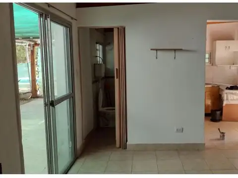 Casa 5 ambientes con 1 baño