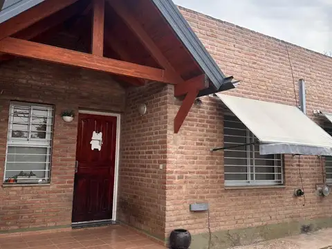 VENDO CASA MAS DEPARTAMENTO VILLA CARLOS PAZ