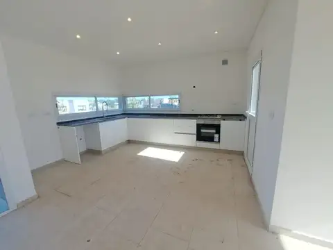 CASA EN VENTA SANTA LUCÍA, PILAR DEL ESTE