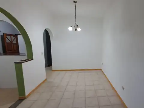Casa 2 ambientes con 1 baño